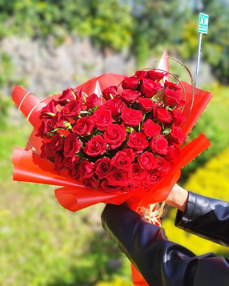 The Queen of Roses1