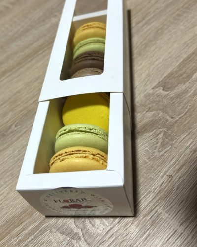 7 Assorted Premium Macarons Box